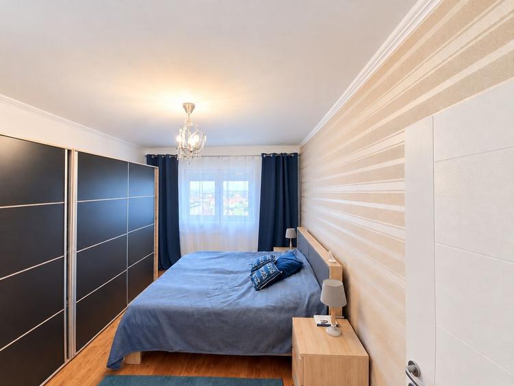 Apartament cu 3 camere decomandat în Central