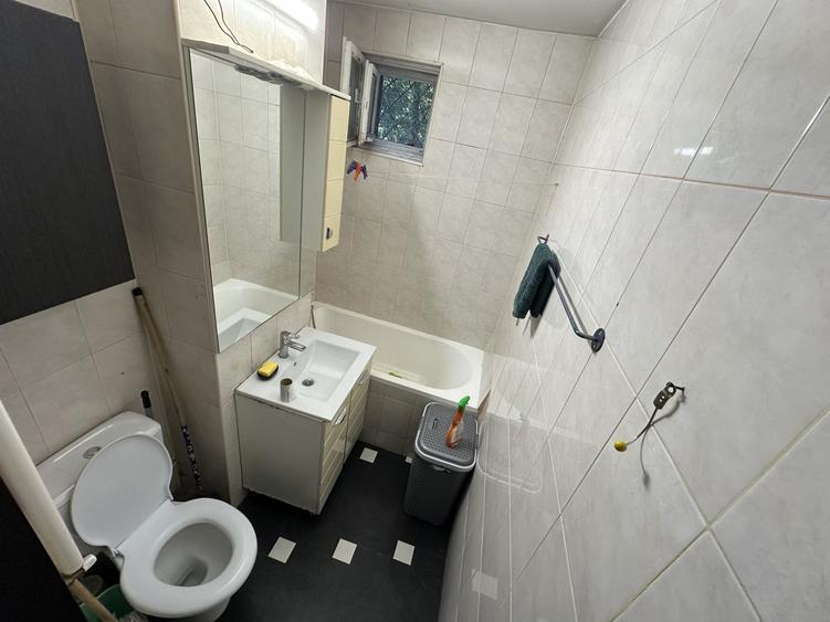 Apartament cu 2 camere decomandat, mobilat în Berceni