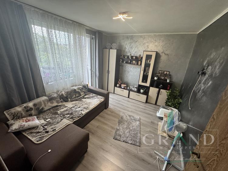 Apartament cu 2 camere semidecomandat, mobilat în Semicentral