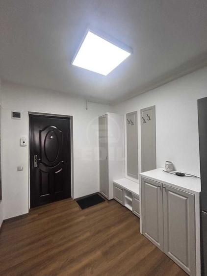Apartament cu 2 camere semidecomandat în Florești