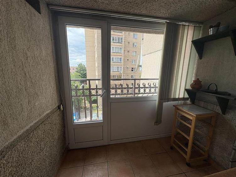 Apartament cu 3 camere decomandat în Aurel Vlaicu