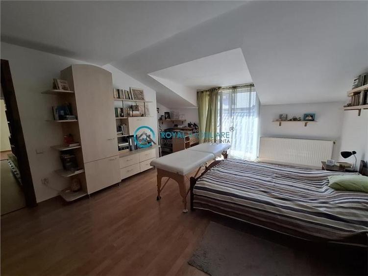 Duplex cu 6 camere cu Canalizare în Republicii