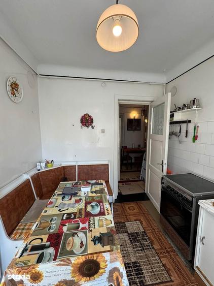 Apartament cu 3 camere decomandat în Central