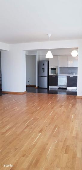 Apartament cu 3 camere decomandat în Decebal