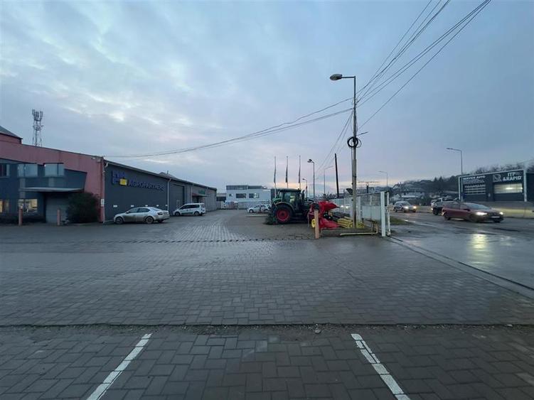 Spațiu comercial, de 350 mp, în Păcurari