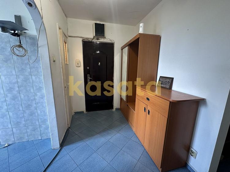 Apartament cu 3 camere decomandat, mobilat în Drumul Taberei
