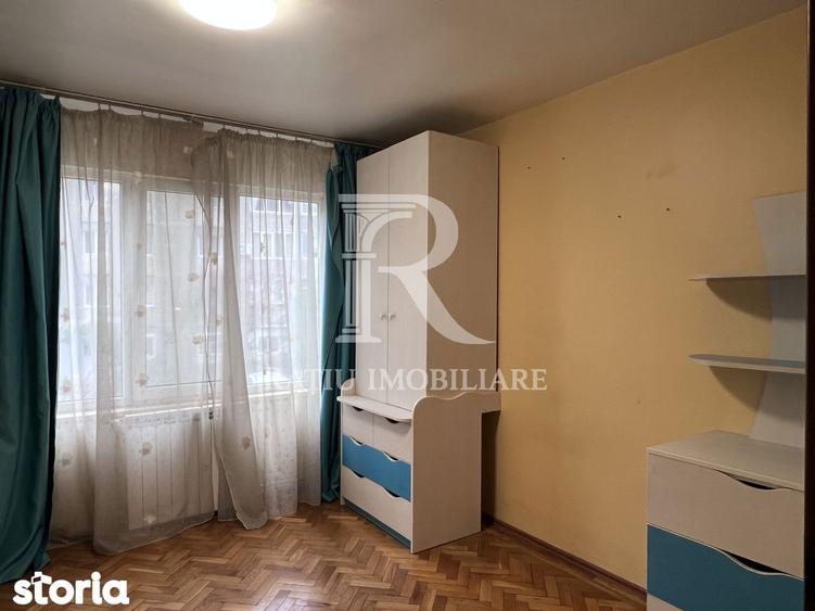 Apartament cu 3 camere decomandat în Rogerius