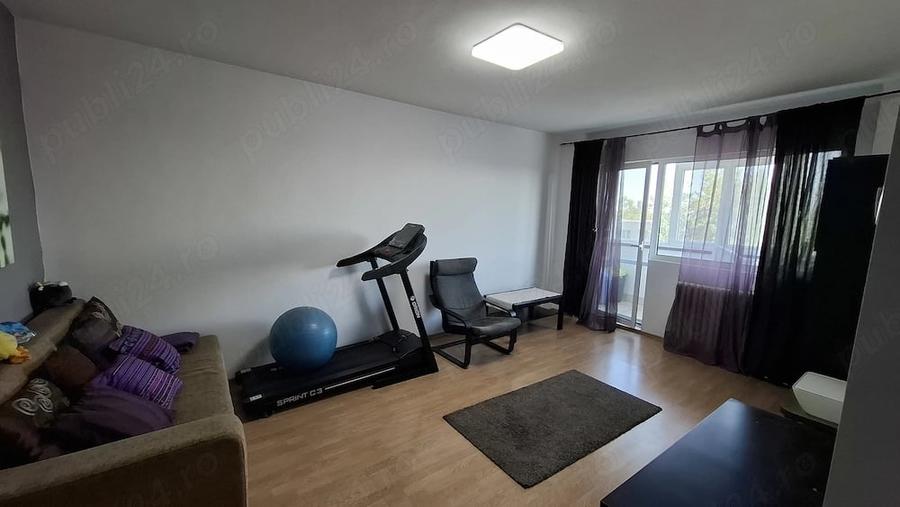 Apartament cu 3 camere decomandat în Alexandriei