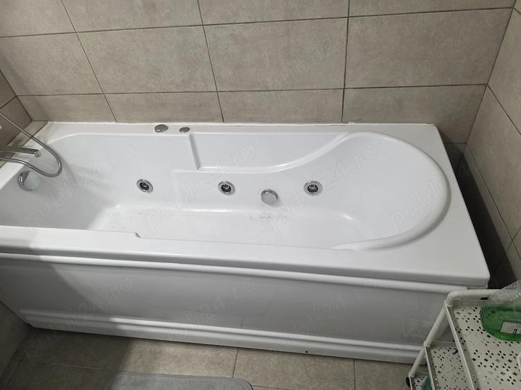 Apartament cu 3 camere decomandat în 9 Mai