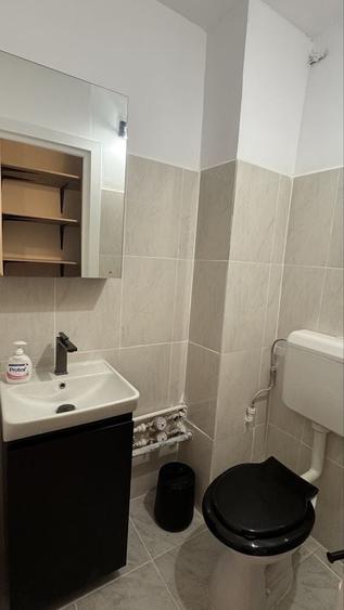 Apartament cu 3 camere decomandat în Apusului