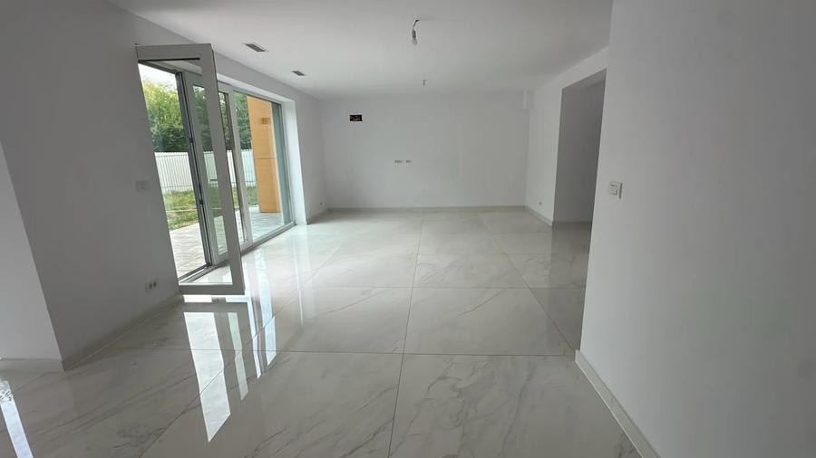 Casă individuală cu 5 camere decomandat cu Canalizare în Pipera