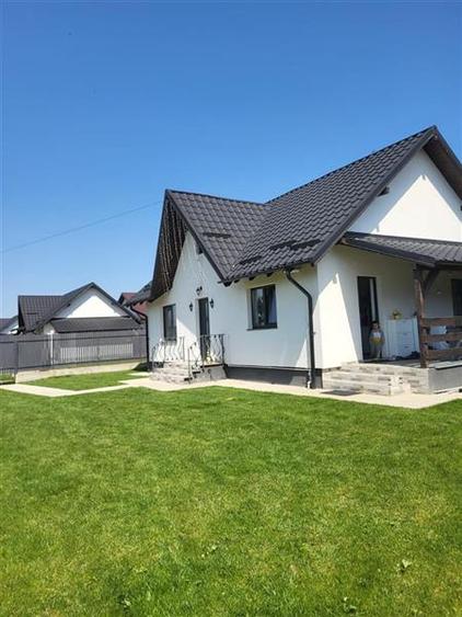 Casă cu 3 camere cu Teren 430 Mp în 9 Mai