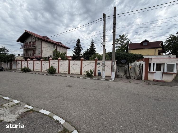 Casă cu 8 camere cu Teren 954 Mp în Andronache