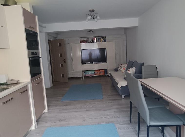 Apartament cu 2 camere decomandat în Florești