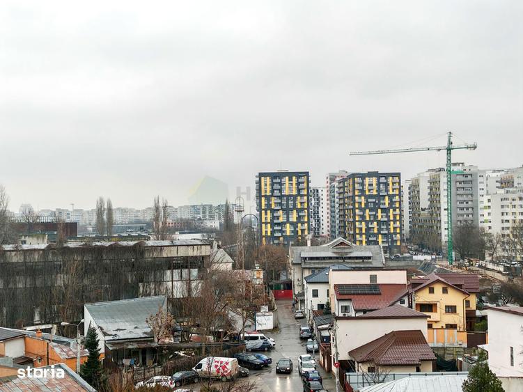 Apartament cu 4 camere în Pantelimon