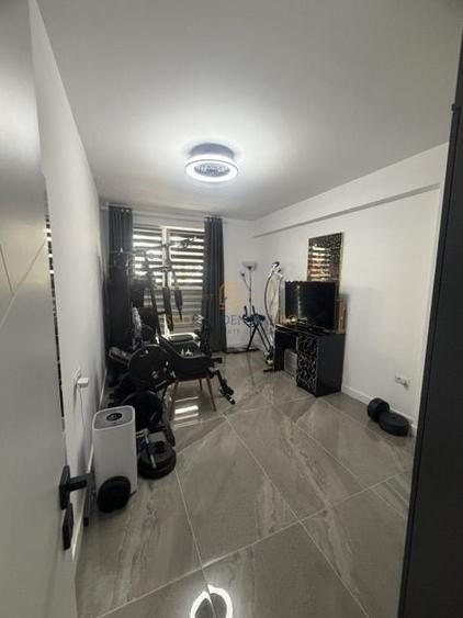 Apartament cu 2 camere semidecomandat, mobilat în Berceni
