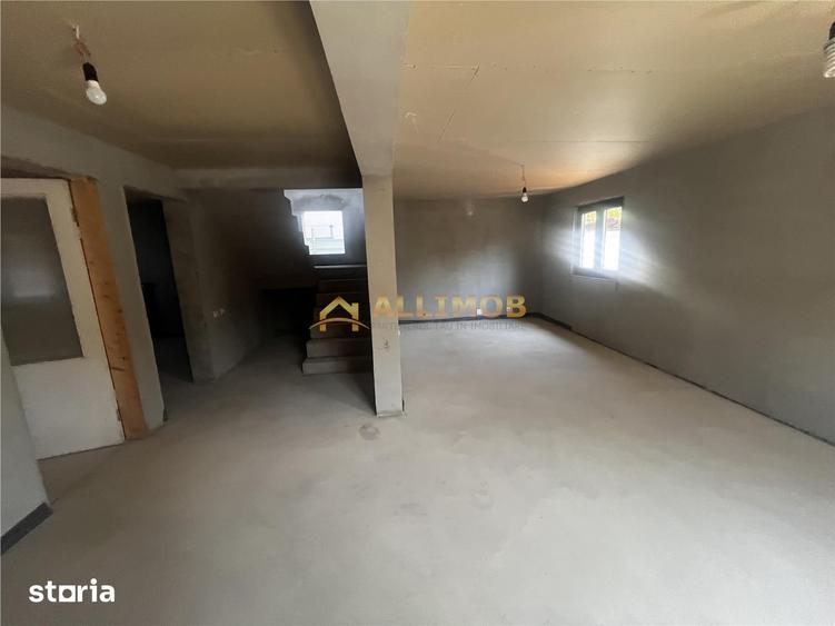 Casă cu 4 camere cu Teren 300 Mp în Târgșoru Vechi
