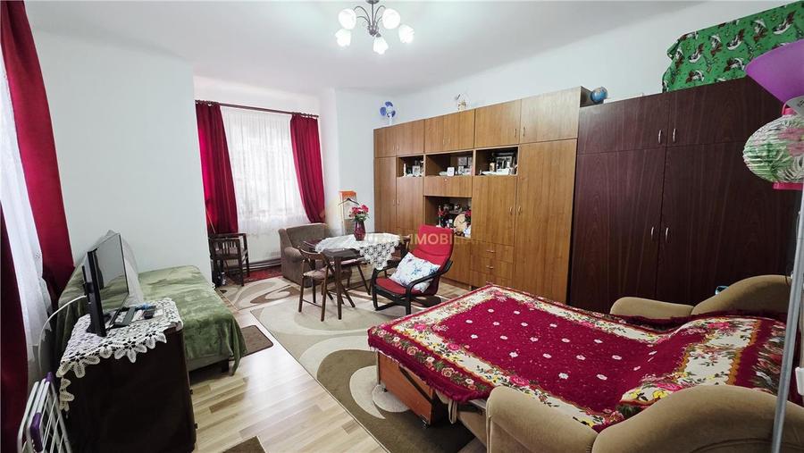 Casă individuală cu 4 camere cu Canalizare în Grigorescu