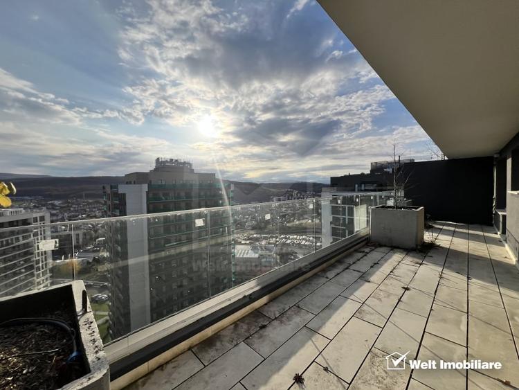 Penthouse cu 3 camere decomandat în Zorilor