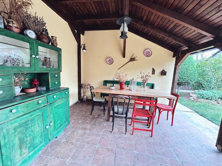 Casă cu 4 camere cu Teren 920 Mp în Central