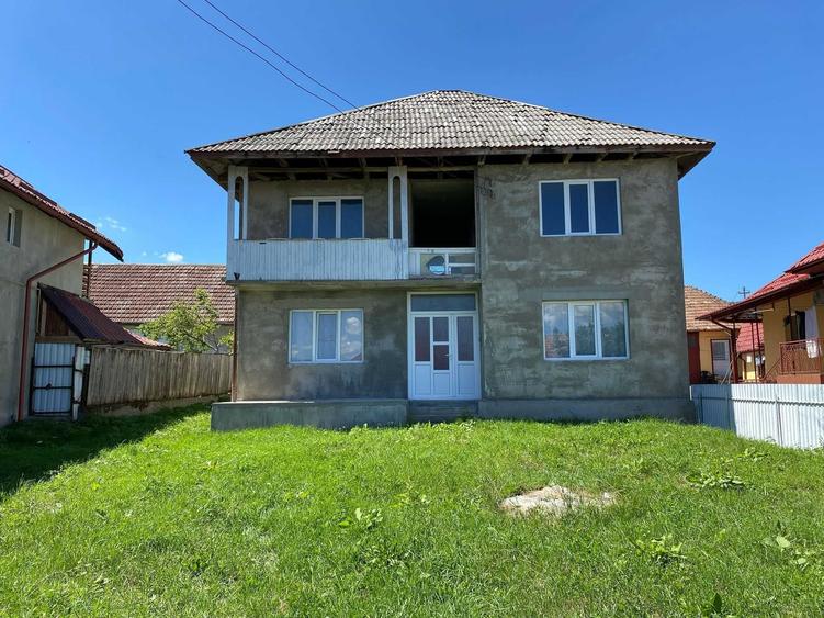 Casă cu 4 camere în Letca
