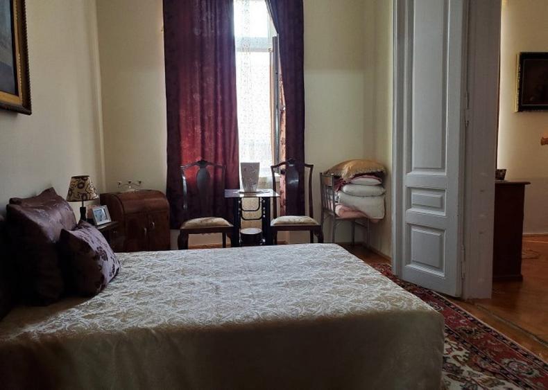 Apartament cu 3 camere semidecomandat în Ultracentral