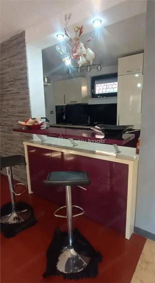 Casă cu 4 camere cu Teren 300 Mp în Central