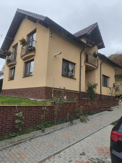 Casă cu Teren 600 Mp în Sud