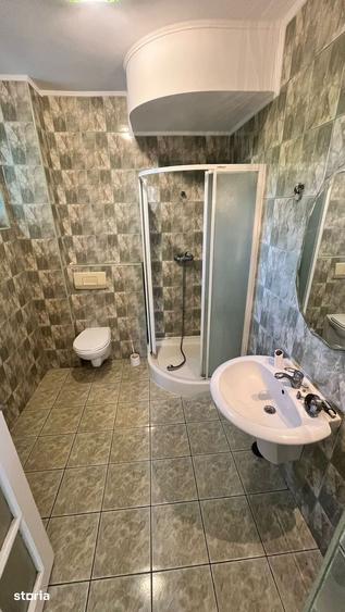 Casă cu 4 camere cu Teren 1500 Mp în Central