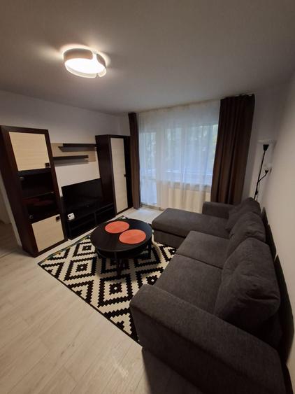 Apartament cu 2 camere semidecomandat în Gemenii