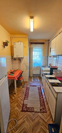 Apartament cu 2 camere semidecomandat în Griviței