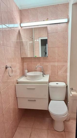Garsonieră decomandată, mobilată în Rogerius