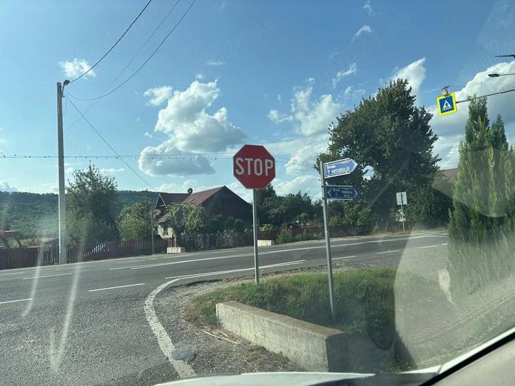 Teren de 8400 mp, în Țițești