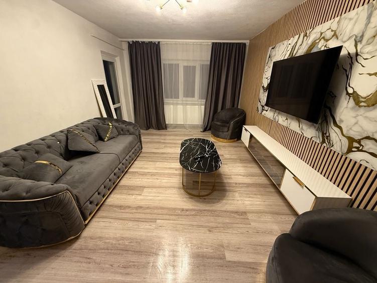 Apartament cu 2 camere decomandat în Rovine