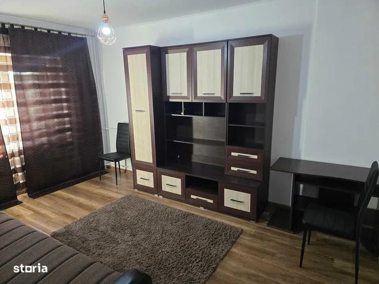 Apartament cu 3 camere decomandat în Gară