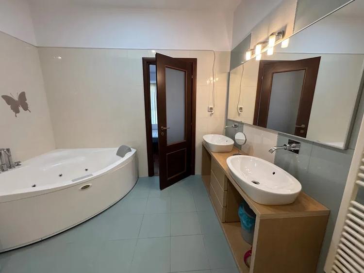 Apartament cu 3 camere decomandat, mobilat în Herăstrău