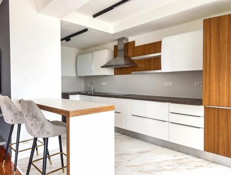 Apartament cu 4 camere în Primăverii