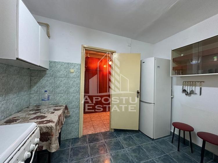 Apartament cu 2 camere semidecomandat, mobilat în Grădiște