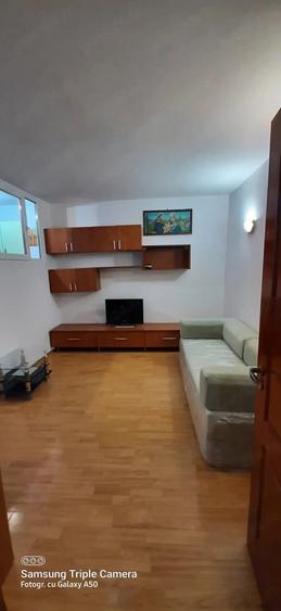 Apartament cu 2 camere decomandat în Berceni
