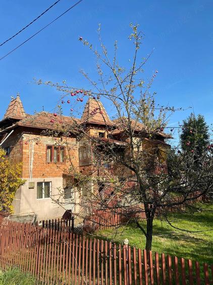Casă cu Teren 739 Mp în Văleni-Dâmbovița