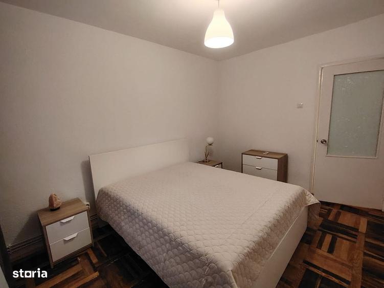 Apartament cu 3 camere în Micro 6