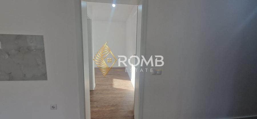 Apartament cu 3 camere decomandat în Florești
