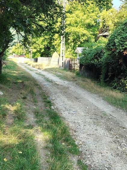 Casă cu Teren 1100 Mp în Stroești
