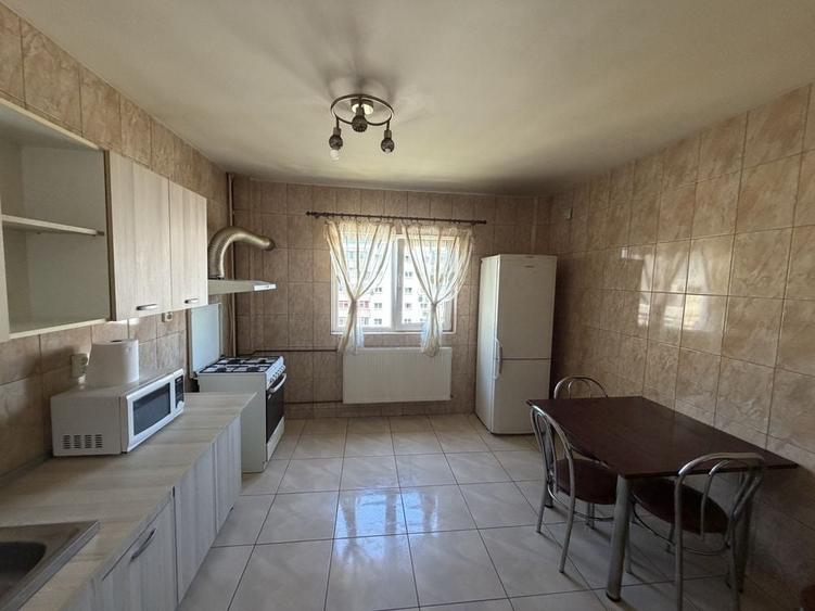 Apartament cu 2 camere decomandat în Păcii