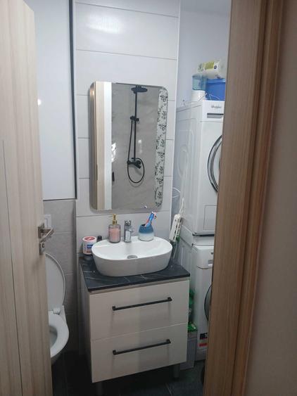 Apartament cu 3 camere decomandat în Micro 15