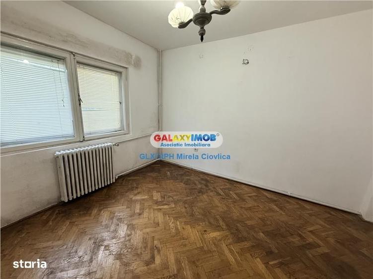 Casă cu 4 camere în Dâmbu