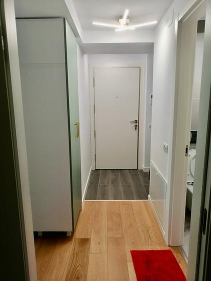 Apartament cu 2 camere semidecomandat în P-ta Presei Libere