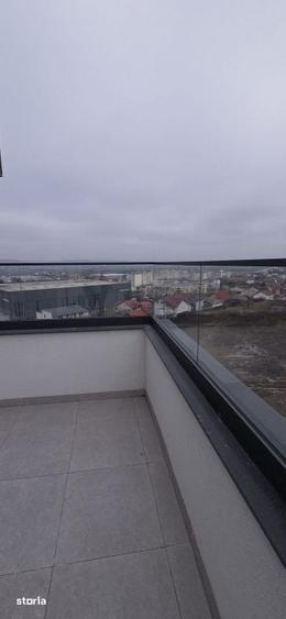 Apartament cu 3 camere decomandat în Calea București