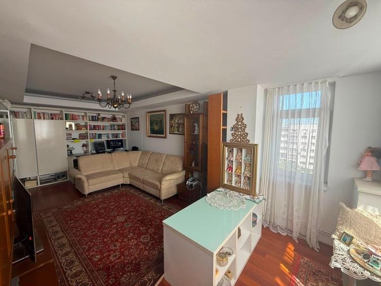 Apartament cu 2 camere decomandat, mobilat în Titan