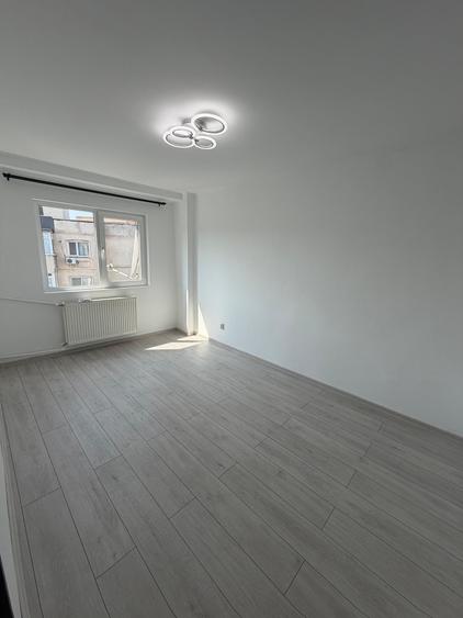 Apartament cu 2 camere decomandat în Sebastian
